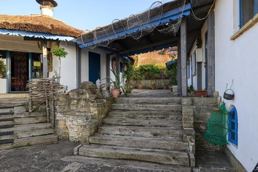 Complex turistic de vanzare in Enisala / Tulcea - 13