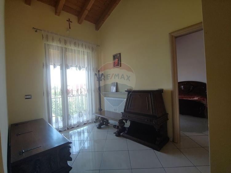 Casă / Vilă de lux cu 5 camere de vânzare în Vadu Moldovei, Suceava - 40