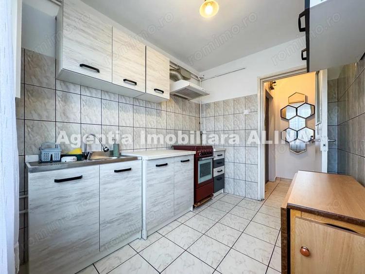 Ap. 3 camere in Deva, zona Gojdu, Aleea Pacii, 70 mp, semidecomandat, etaj 4. - 3