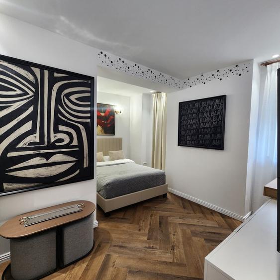 Unicat în Blocul Florentin: 3 camere, 2 băi, renovat integral cu designer - 8