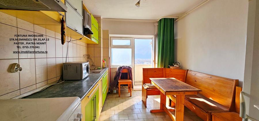 Apartament 3 camere, cu boxa si loc de parcare, zona 1 Mai - 8