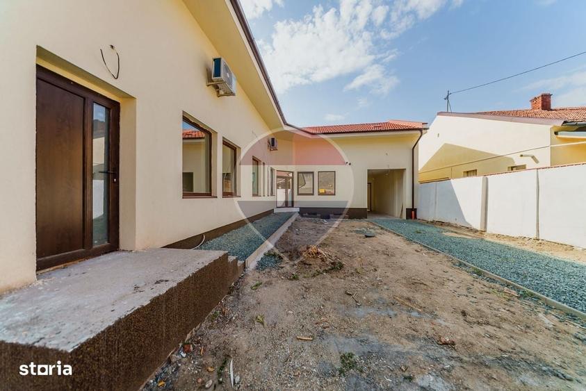 Casă cu 4 camere în Central