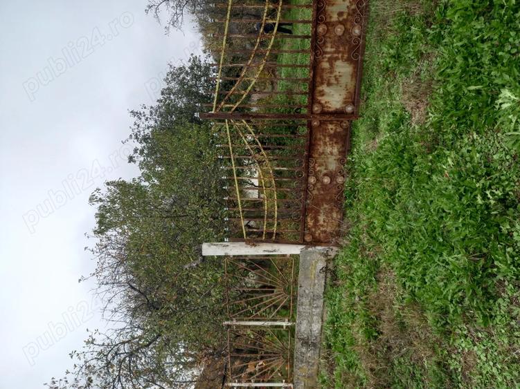 Vand casa in localitatea Scorusu,5 km distanta de Turceni,3 camere plus baie ?i bucatarie, livada cu - 2