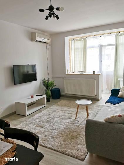 Apartament cu 2 camere semidecomandat în Central