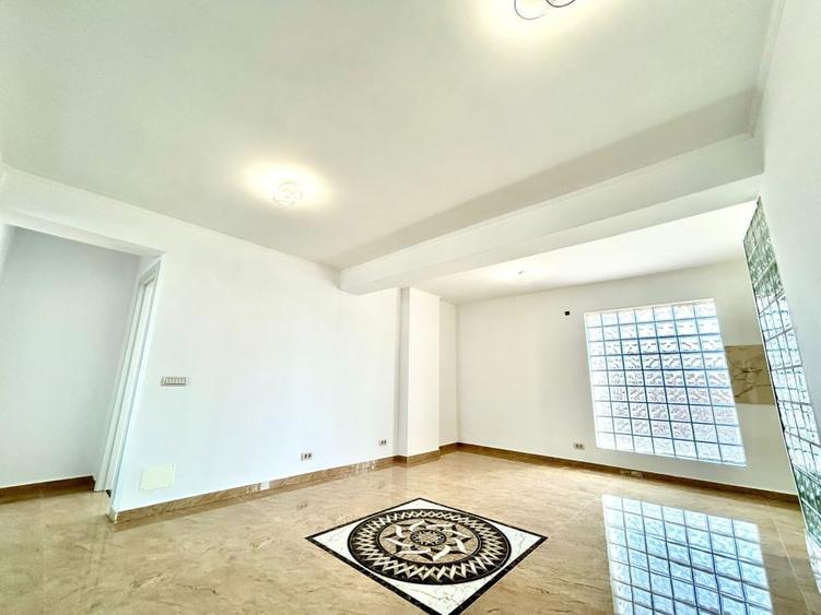 Discount mare, 2 camere lux, gata de mutare, comision 0 - 2