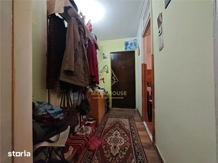 Apartament cu 2 camere de vanzare, zona Cora - 2