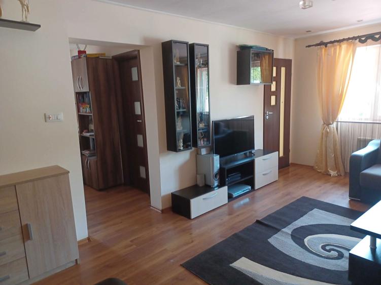 De vanzare vila S+P+1 ( 2 apartamente tip duplex) 7camere, 2 bai. - 3