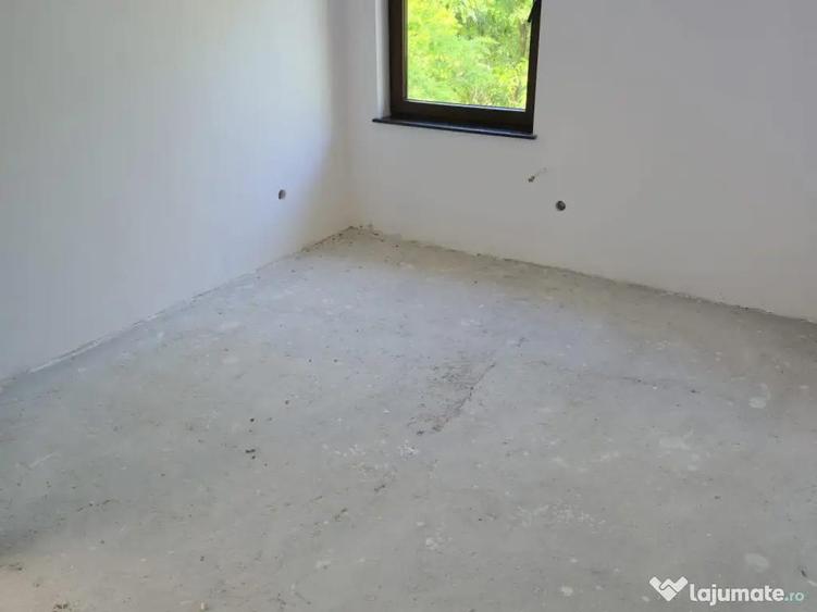 Casa de vanzare in comuna Garcina si teren 700mp - 2