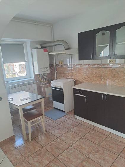 Dacia-2 camere decomandate,etaj 1, cu centrala - 4