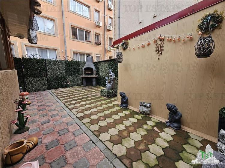 Casa spatioasa si versatila de vanzare in Eforie Nord - ideala pentru locuinta + - 16