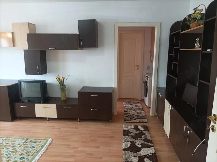 Apartament cu 2 camere semidecomandat în Ultracentral
