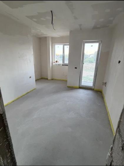 Duplex cu 4 camere cu Canalizare în Cetate