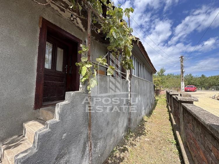 Casă cu 3 camere cu Teren 841 Mp în Răcăștia