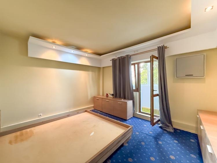 Apartament cu 3 camere decomandat, mobilat în Nerva Traian