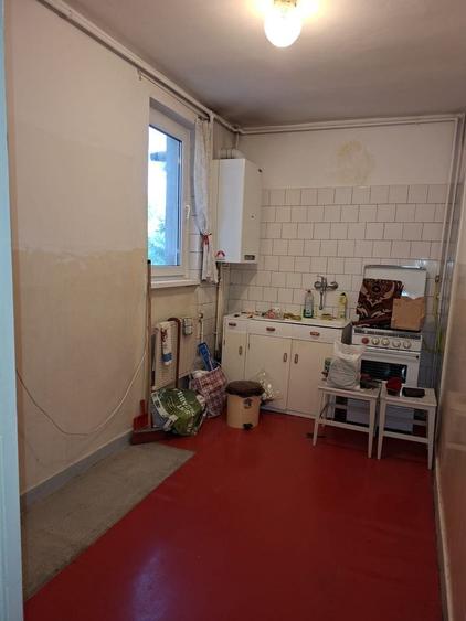 Apartament cu 3 camere decomandat în Dâmbu Pietros