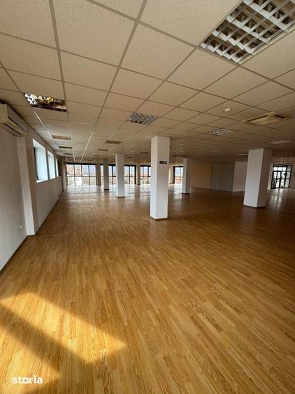 Spațiu comercial, de 600 mp, în Traian