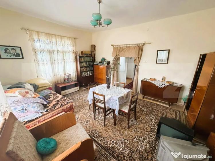 Casă cu 3 camere cu Teren 2900 Mp în Central
