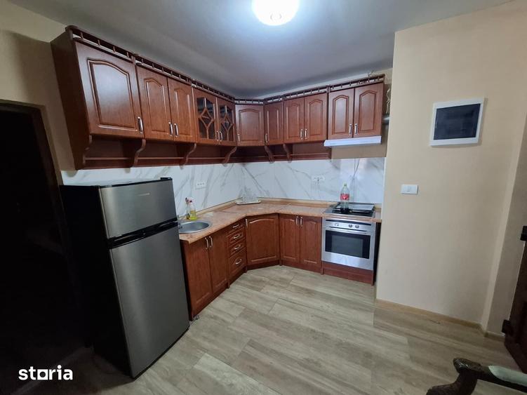 Apartament cu 3 camere în Pârneava