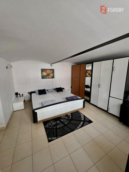 Apartament cu 3 camere semidecomandat, mobilat în P-ța Maria