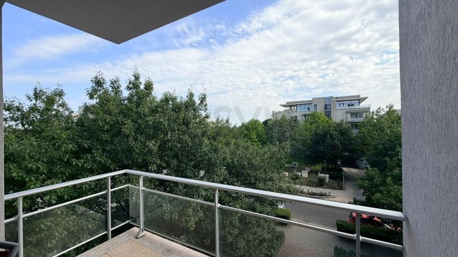 Apartament cu 3 camere decomandat în Băneasa