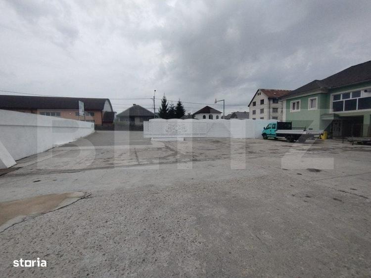 Spațiu comercial, de 1,000 mp, în Poderei
