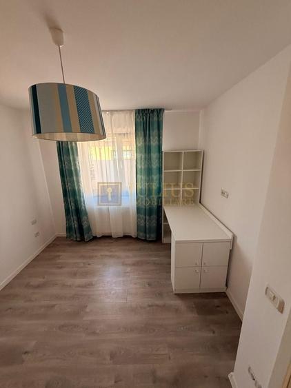 Apartament cu 3 camere decomandat, mobilat în Dumbrăvița