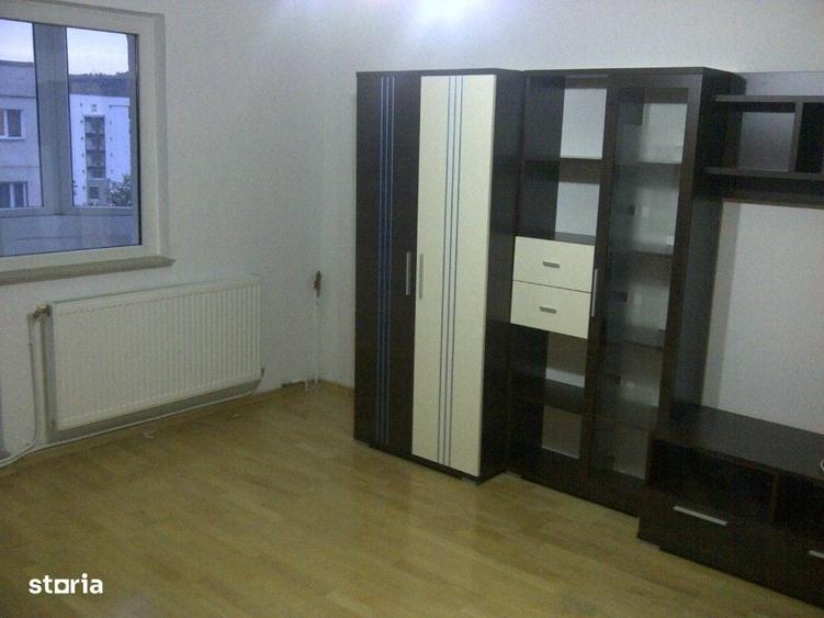 Garsonieră decomandată în Plopilor