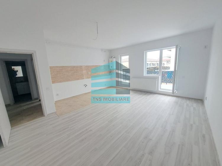 Apartament cu 4 camere decomandat în Titan