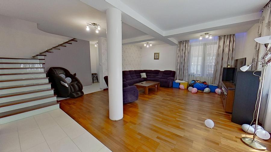 Casă individuală cu 5 camere cu Canalizare în Bucureștii Noi