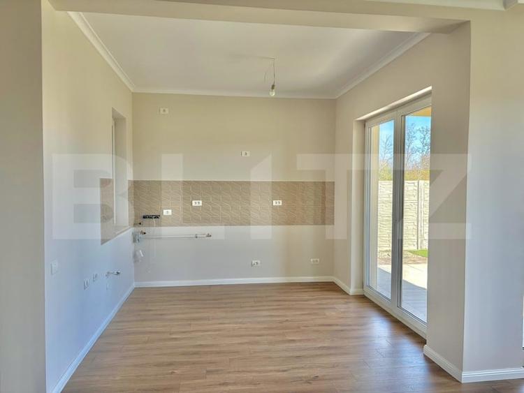 Duplex cu 3 camere cu Canalizare în Moșnița Nouă