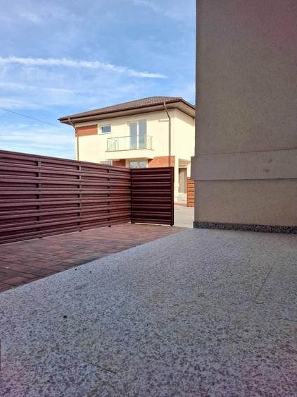 Casă cu 5 camere cu Teren 260 Mp în Militari