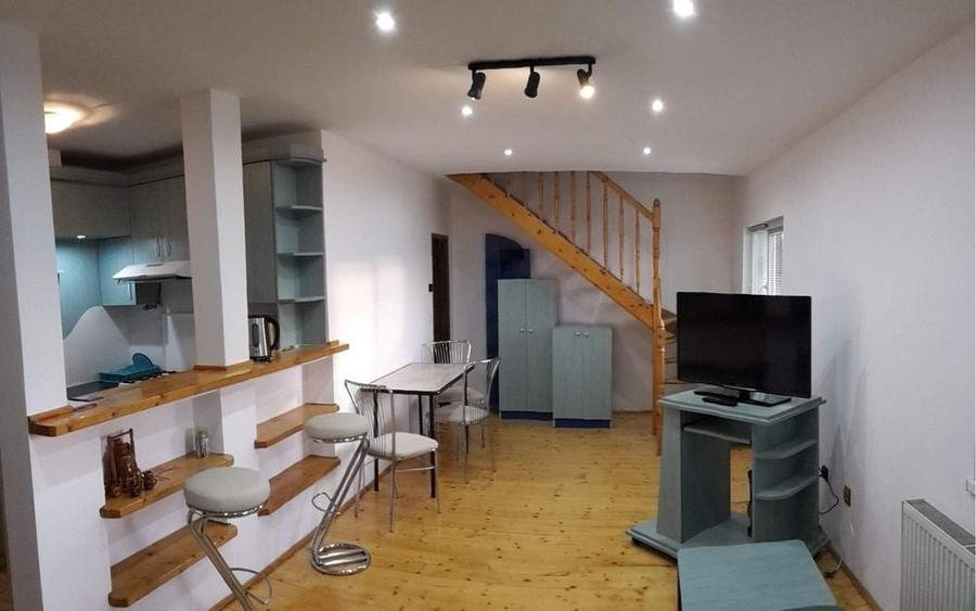 Apartament cu 3 camere decomandat în Zorilor