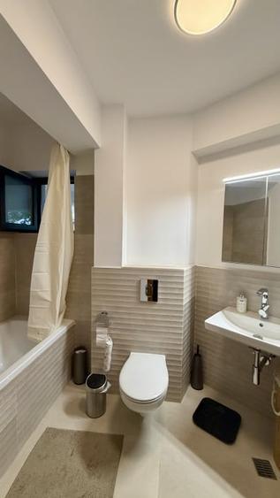 Apartament cu 3 camere semidecomandat, mobilat în Ultracentral