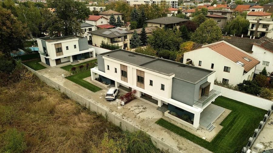 Casă cu 5 camere cu Teren 329 Mp în 1 Decembrie