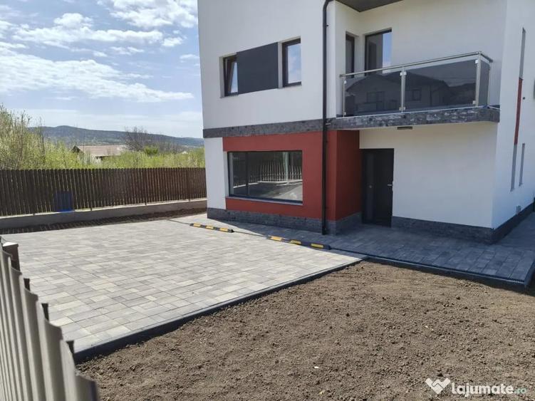 Casă cu 4 camere cu Teren 480 Mp în Bârnova
