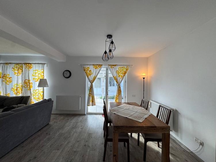 Casă cu 4 camere cu Teren 550 Mp în Crevedia