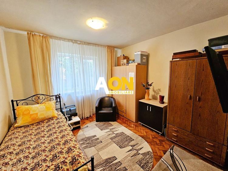 Apartament cu 4 camere decomandat, mobilat în Cetate