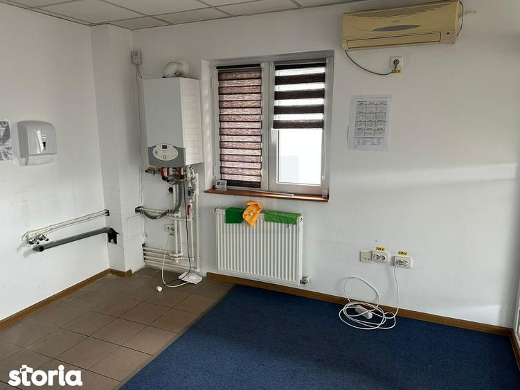 Casă cu 10 camere cu Canalizare în Crângași