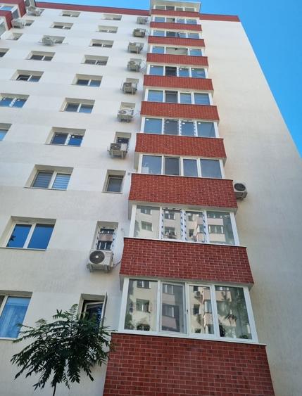 Apartament cu 2 camere decomandat în Teiul Doamnei