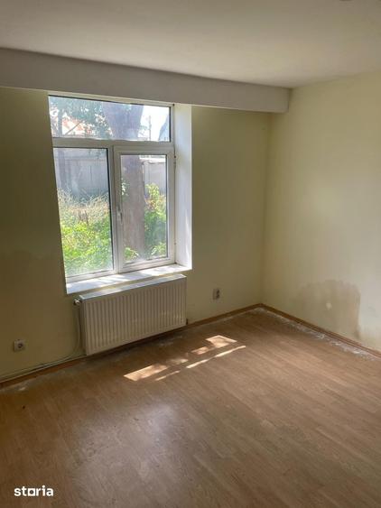 Casă cu 3 camere cu Teren 1346 Mp în Poroschia