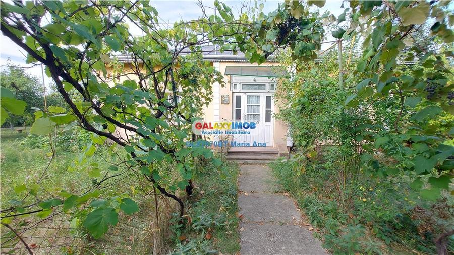 Casă cu 4 camere cu Teren 1160 Mp în Central