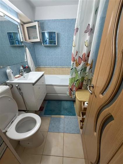 Apartament cu 3 camere decomandat, mobilat în Ultracentral