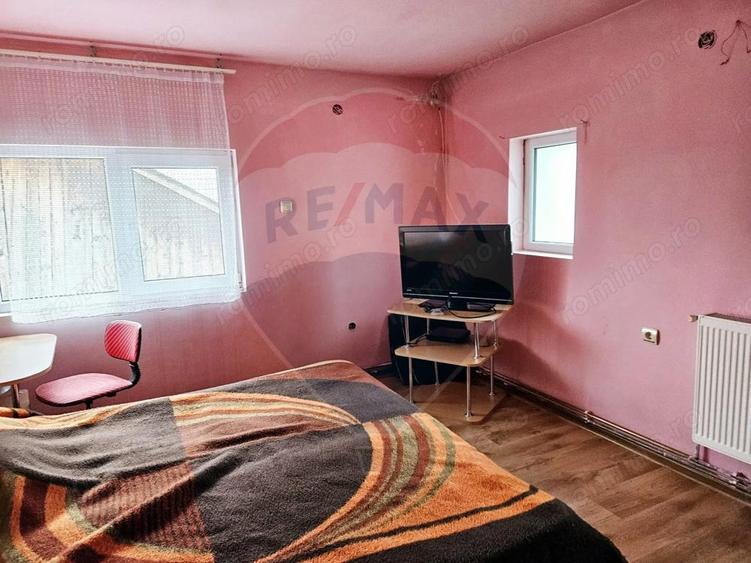 Casa / Vila cu 5 camere de vanzare - 2