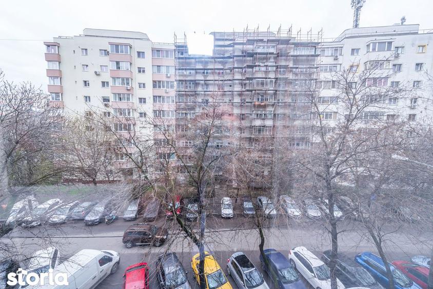 Apartament 3 camere 72 mp, 1985, 2 bai, Teiul Doamnei - 1