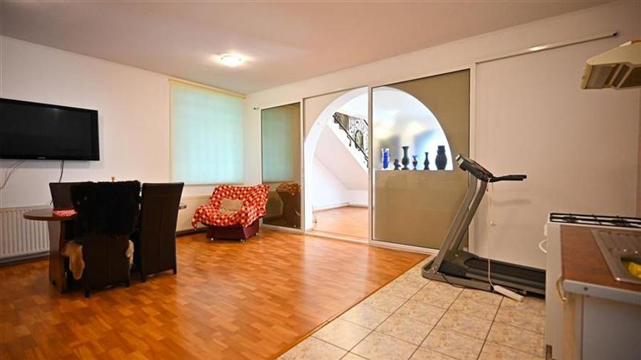 FILM&3D! Casa arhitectura flexibila:2 unitati,500mp teren,locuri parcare,Central - 37