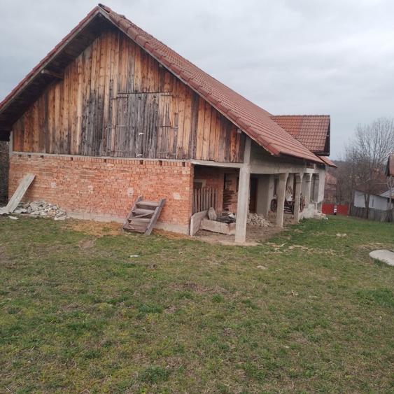 Casa cu teren 7400 mp de vanzare. - 2