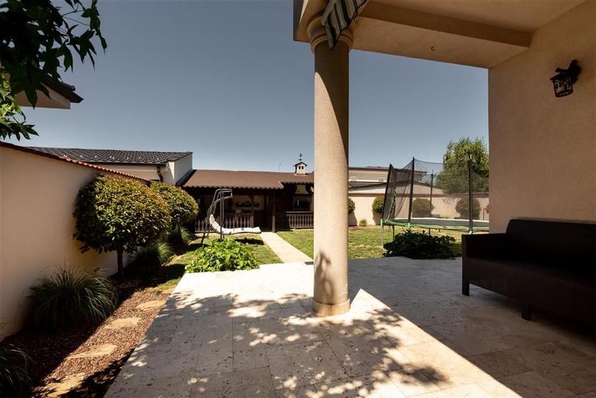 RECO Vila cu 5 camere str. Apateului- zona Nufarul - 34