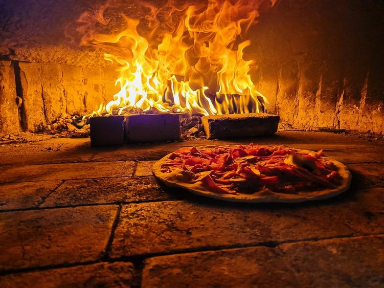 De inchiriat PIZZERIE - cuptor cu lemne. - 11