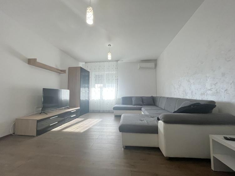 Închiriez  2 camere- Zona Hornbach - 3