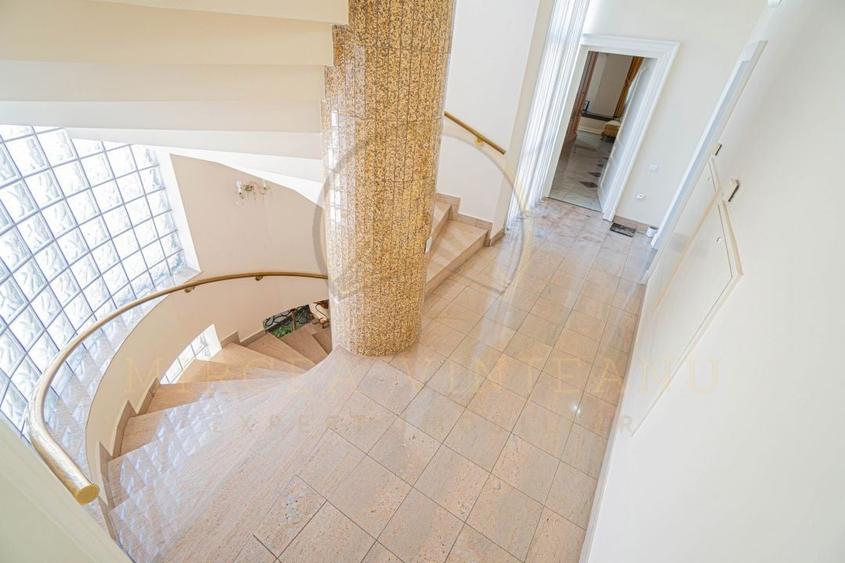 Ultracentral -Cladire impozanta  D+P+2E. - 33